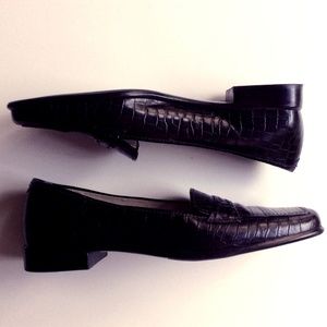 Ann Taylor Black Loafers Size 8 Faux Croc Pattern